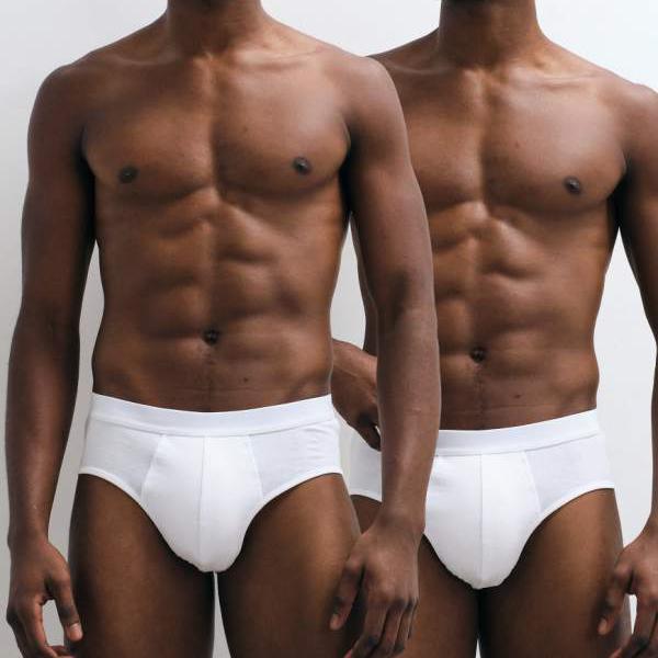 商品説明 ASOS DESIGN 2 pack briefs in white 【セレクトショップ diva closetとは？!】 オリジナルブランドに力をいれた京都のセレクトショップです。 インポートブランドをセレクトした様々なブランドも取り扱いしております。 Details ・ASOS DESIGNのアンダーウェア＆ソックス ・2枚組 ・無地デザイン ・ゴムウエスト ・ブリーフカット ・モデル身長: 186cm Model is wearing: M - W32-34/モデル身長: 186cm M - W32-34 SIZE ▼サイズ表はこちら▼ 納期 ※納期に約10日ほどお時間頂きます。 ※海外発注商品のため土日祝日以外の発注・発送になりますのでご注意くださいませ。 工場がお休みの場合は納期に遅れが出ます。 ご使用日のお決まりの場合は予め備考欄にご記入くださいませ。 返品/交換 ※返品交換は不可です。