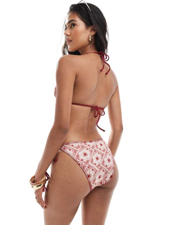 エイソス ASOS asos ASOS DESIGN Bina ブランケットステッチ バンダナ リオ タイサイド ビキニボトム（バーガンディ） 水着 レディース 女性 インポートブランド 小さいサイズから大きいサイズまで