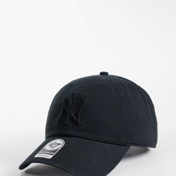 商品説明 47 Brand NY Yankees tonal clean up cap in black 【セレクトショップ diva closetとは？!】 オリジナルブランドに力をいれた京都のセレクトショップです。 インポートブランドをセレクトした様々なブランドも取り扱いしております。 Details ・47 Brand製アクセサリー ・ブランドデザイン ・パネル構造のクラウン ・通気孔 ・カーブしたつば ・調節可能なバックルストラップ SIZE ▼サイズ表はこちら▼ 納期 ※納期に約10日ほどお時間頂きます。 ※海外発注商品のため土日祝日以外の発注・発送になりますのでご注意くださいませ。 工場がお休みの場合は納期に遅れが出ます。 ご使用日のお決まりの場合は予め備考欄にご記入くださいませ。 返品/交換 ※返品交換は商品到着頃5日以内に弊社までお送り頂いた商品のみ可能 ご返送の際はお客様負担ですが、交換の際の送料は弊社負担となります。 発注後のキャンセル・変更の場合はキャンセル料金がかかりますのでご了承下さいませ。