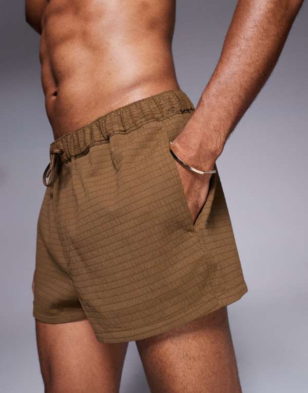 エイソス ASOS asos ASOS DESIGNのテクスチャード加工のスイムショーツ（スーパーショート丈、ブラウン） 水着 メンズ 男性 インポートブランド 小さいサイズから大きいサイズまで
