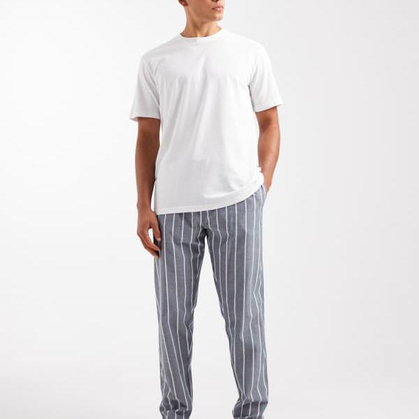 オンリー＆サンズ Only & Sons ONLY & SONS の白とグレーのストライプ柄のズボンとTシャツのパジャマセット パンツ ボトム メンズ 男性 インポートブランド 小さいサイズから大きいサイズまで