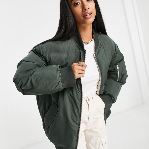 エイソス ASOS asos ASOS DESIGN カーキとクリームのプチ リバーシブル キルティング ボンバー ジャケット アウター レディース 女性 インポートブランド 小さいサイズから大きいサイズまでのサムネイル