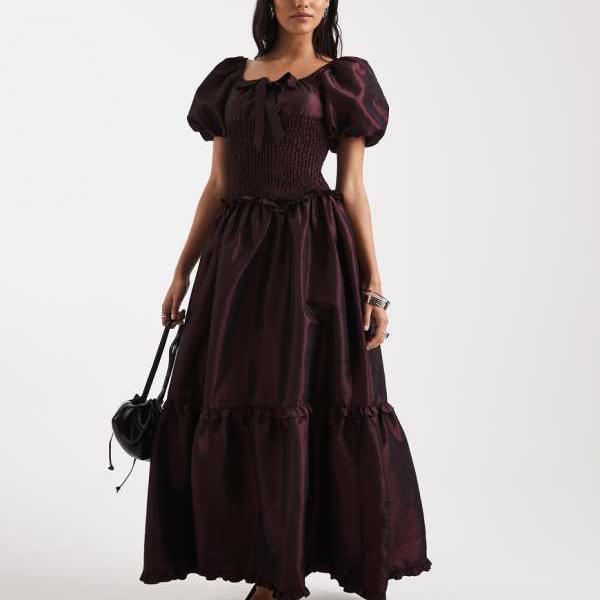 デイジーストリート Daisy Street デイジーストリートのドロップウエストシャーリングパフスリーブマキシドレス（バーガンディタフタ） ワンピース レディース 女性 インポートブランド 小さいサイズから大きいサイズまで