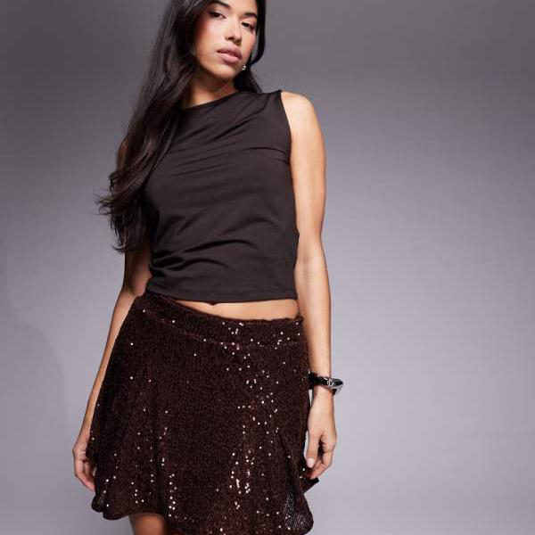 エイソス ASOS asos ASOS DESIGN 全面スパンコール ゴデット フリッピー ミニスカート（チョコレート） スカート レディース 女性 インポートブランド 小さいサイズから大きいサイズまで