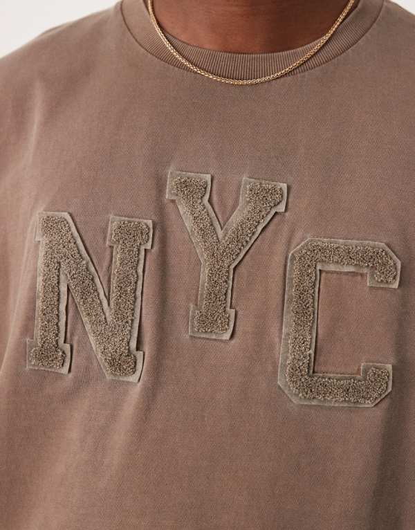 エイソス ASOS asos ASOS DESIGNのグランジアップリケ付きボックス型オーバーサイズTシャツ トップス メンズ 男性 インポートブランド 小さいサイズから大きいサイズまで