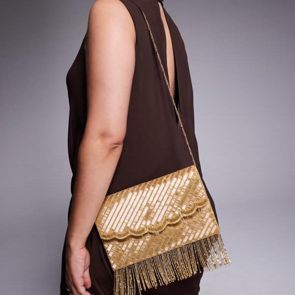 True Decadence のタッセル装飾エンベロープクラッチバッグ（ゴールド） 鞄 レディース 女性 インポートブランド
