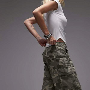 リーバイス Levi's リーバイスの迷彩柄バギーダッドカーゴショーツ パンツ ボトム レディース 女性 インポートブランド 小さいサイズから大きいサイズまで