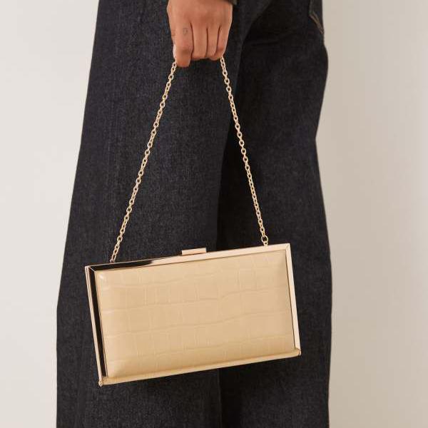 エイソス ASOS asos ASOS DESIGN コーティングスクエアフレームクラッチバッグ（クリームクロコ調） 鞄 レディース 女性 インポートブランド