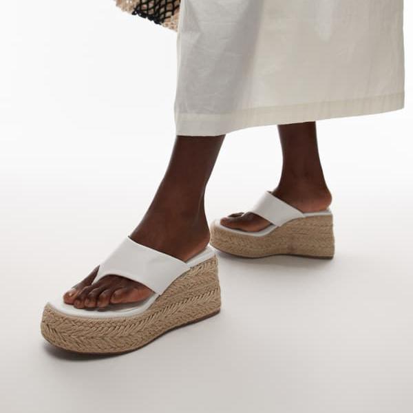 トップショップ Topshop TOPSHOP トップショップのハイジ トゥ トング エスパドリーユ ウェッジ (ホワ..