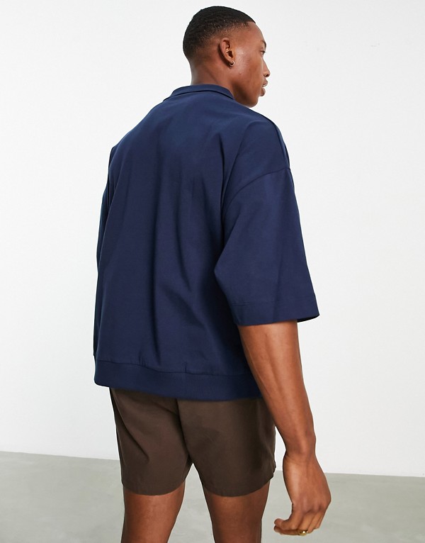 エイソス ASOS asos ASOS DESIGNの控えめな三角形とネイビーのリブ裾を備えた、特大のTシャツ トップス メンズ 男性 インポートブランド 小さいサイズから大きいサイズまで