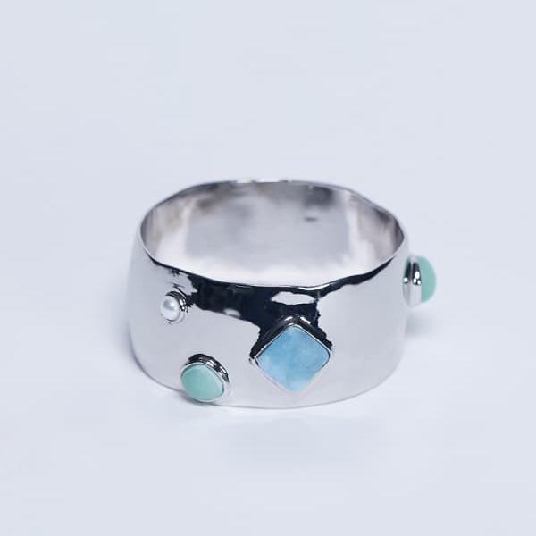 トップショップ Topshop TOPSHOP トップショップのBreeのシルバーのストーン付きラージバングルブレス..