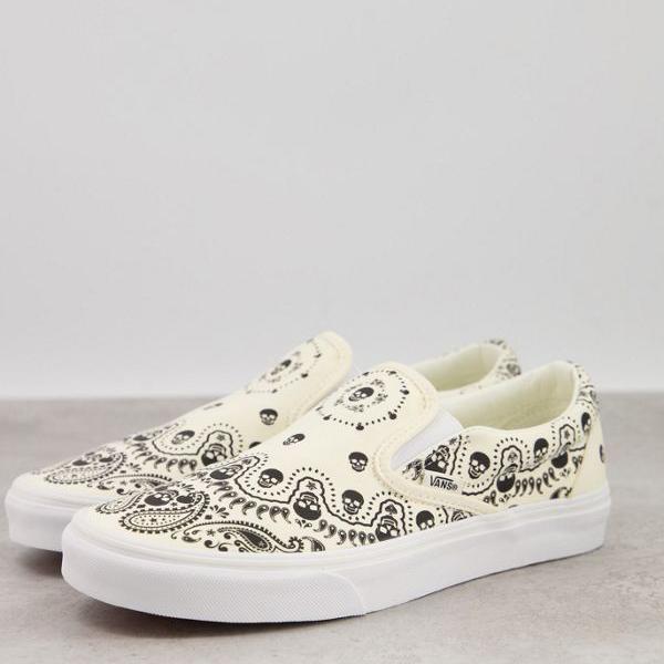 ヴァンズ Vans VANS バンズ バンダナブラックとホワイトのトレーナーのバンズクラシックスリップ 靴 メンズ 男性 インポートブランド 小さいサイズから大きいサイズまで