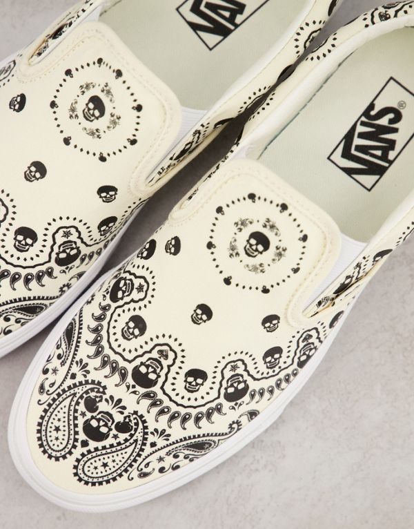 ヴァンズ Vans VANS バンズ バンダナブラックとホワイトのトレーナーのバンズクラシックスリップ 靴 メンズ 男性 インポートブランド 小さいサイズから大きいサイズまで