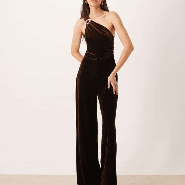 マンゴ MANGO Mango マンゴーのワンショルダーベルベットジャンプスーツ（ブラウン） オールインワン レディース 女性 インポートブランド 小さいサイズから大きいサイズまで