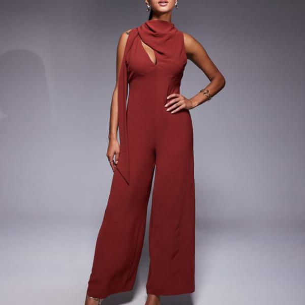 エイソス ASOS asos ASOS DESIGNのカウルドレープネック、タイディテール付き、ラストカラーのワイドレ..