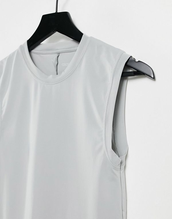 エイソス ASOS asos リサイクルポリエステルのASOS4505ベースレイヤーベスト ベスト メンズ 男性 インポートブランド 小さいサイズから大きいサイズまで