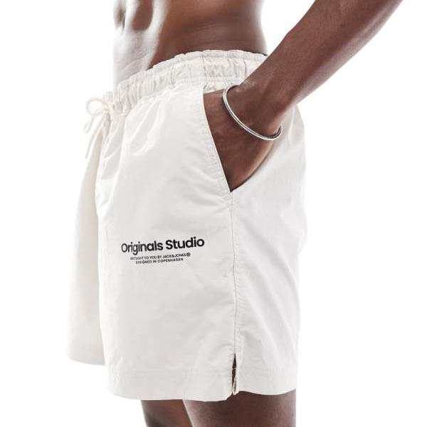 ジャックアンドジョーンズ Jack & Jones ジャック&ジョーンズのクリーム色の水着ショーツ 水着 メンズ 男性 インポートブランド 小さいサイズから大きいサイズまで