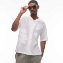 トップマン Topman TOPMAN Topman オーバーサイズフィット オープンニット フローラルパッチ ボタンスルー ポロシャツ (ホワイト) トップス メンズ 男性 インポートブランド 小さいサイズから大きいサイズまで