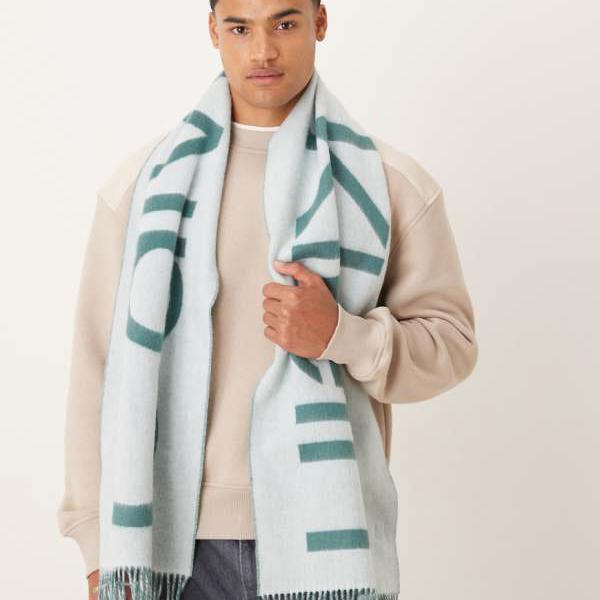 カルバンクラインジーンズ Calvin Klein Jeans カルバン・クラインの大きなロゴが入った起毛ウールのス..