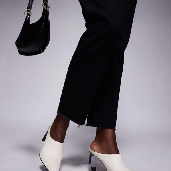 パブリックデザイア Public Desire パブリックデザイアオリアナのクリーム色のポインテッドミュール 靴 レディース 女性 インポートブランド 小さいサイズから大きいサイズまで