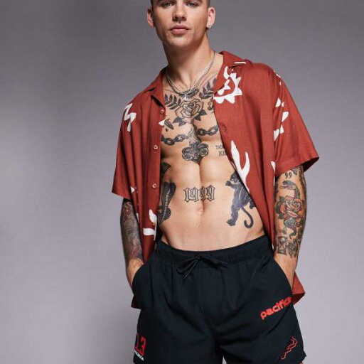 エイソス ASOS asos ASOS DESIGN ショート丈スイムショーツ(ブラック、プレースメントプリント) 水着 メンズ 男性 インポートブランド 小さいサイズから大きいサイズまで エイソス ASOS asos ASOS DESIGN ショート丈スイムショーツ(ブラック、プレースメントプリント) 水着 メンズ 男性 インポートブランド 小さいサイズから大きいサイズまで