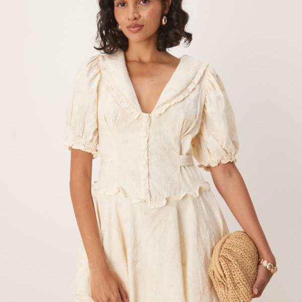 For Love & Lemons ジジ パフスリーブ フリル ミニドレス（クリーム色） ワンピース レディース 女性 インポートブランド 小さいサイズから大きいサイズまで