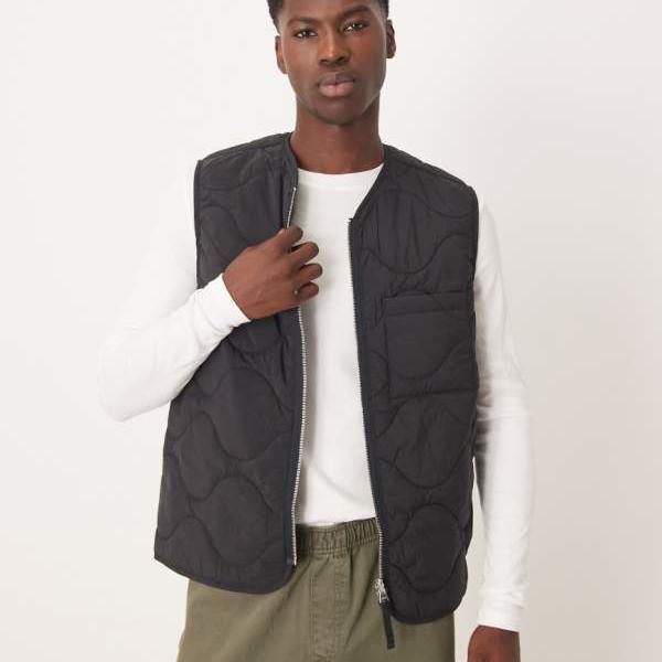 ARKET キルティングジレ（フロントジップ、ブラック） トップス メンズ 男性 インポートブランド 小さいサイズから大きいサイズまで