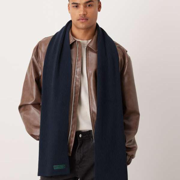 カルバンクラインジーンズ Calvin Klein Jeans カルバン・クラインのチャンキーリブスカーフ（ブルー）..