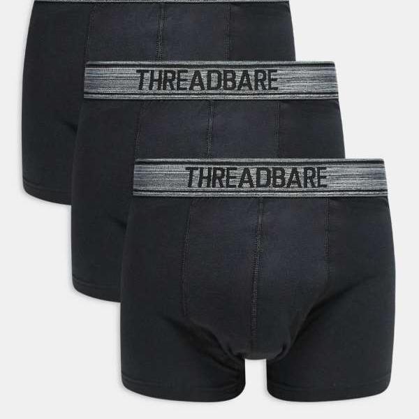 商品説明 Threadbare 3 pack hipster boxers with logo waistband in black 【セレクトショップ diva closetとは？!】 オリジナルブランドに力をいれた京都のセレクトショップです。 インポートブランドをセレクトした様々なブランドも取り扱いしております。 Details ・Threadbareのアンダーウェア＆ソックス ・3足セット ・ブランドウエストバンド ・Threadbareのロゴ ・ボクサーフィット SIZE ▼サイズ表はこちら▼ 納期 ※納期に約10日ほどお時間頂きます。 ※海外発注商品のため土日祝日以外の発注・発送になりますのでご注意くださいませ。 工場がお休みの場合は納期に遅れが出ます。 ご使用日のお決まりの場合は予め備考欄にご記入くださいませ。 返品/交換 ※返品交換は不可です。