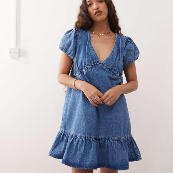 リクレイムドヴィンテージ Reclaimed Vintage ミッドブルーウォッシュのヴィンテージスモックデニムミニドレス ワンピース レディース 女性 インポートブランド 小さいサイズから大きいサイズまで