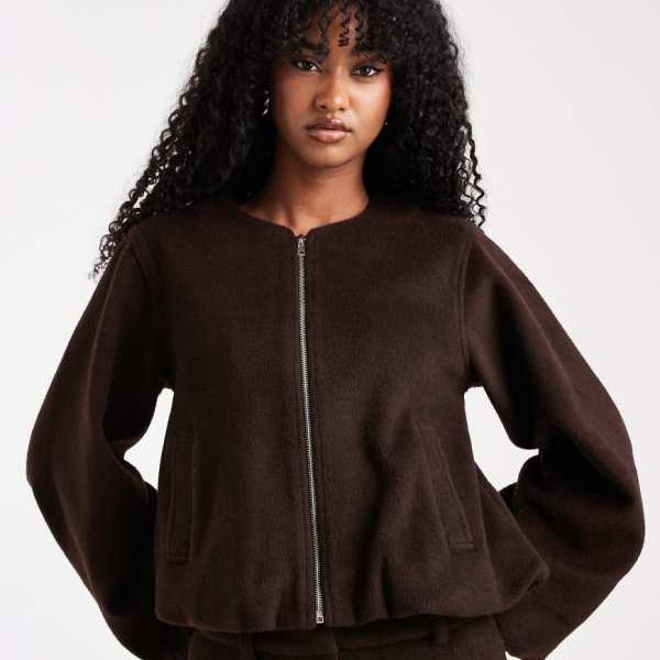 4th & Reckless ウール バルーンスリーブ ノーカラー ボンバージャケット コーデ チョコレートブラウン アウター レディース 女性 インポートブランド 小さいサイズから大きいサイズまで