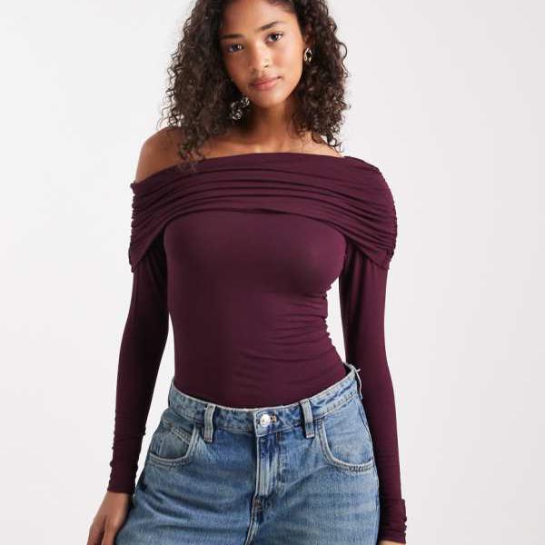 ミスセルフリッジ Miss Selfridge ミスセルフリッジのアシンメトリーバルドーボディスーツ（プラム） ..