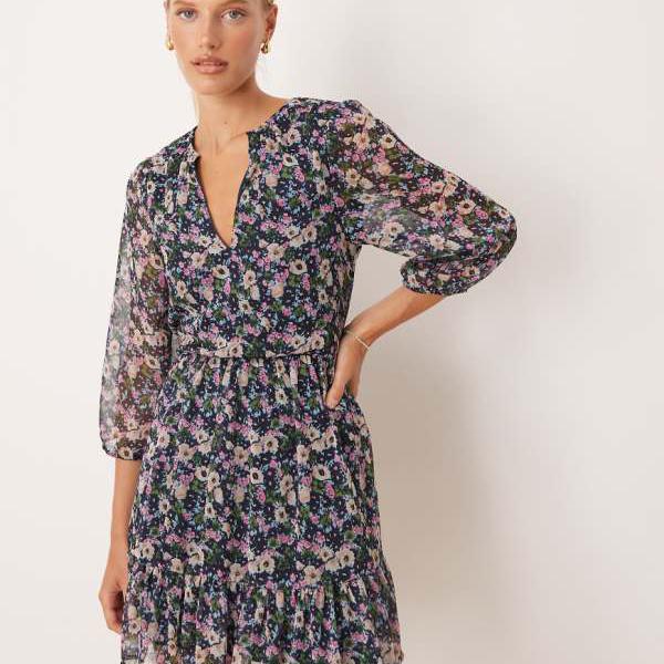 ヴィラ Vila ダークベースの花柄のVilaラップフロントミニドレス ワンピース レディース 女性 インポー..