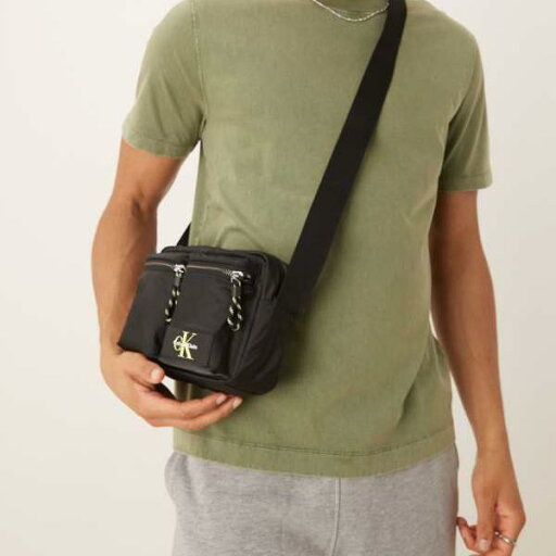 カルバンクラインジーンズ Calvin Klein Jeans カルバン・クライン・ジーンズのユーティリティカメラバッグ(ブラック) パンツ ボトム メンズ 男性 インポートブランド 小さいサイズから大きいサイズまで