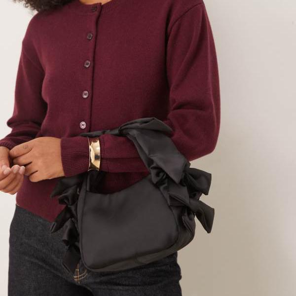 エイソス ASOS asos ASOS DESIGNのブラックのリボンディテール付きサテングラブクラッチバッグ 鞄 レディース 女性 インポートブランド