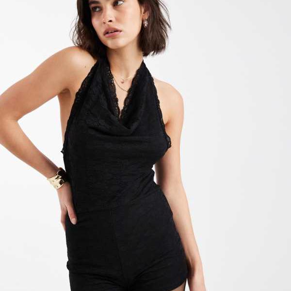 ミスセルフリッジ Miss Selfridge ミスセルフリッジのレース カウルネック プレイスーツ（ブラック、ス..