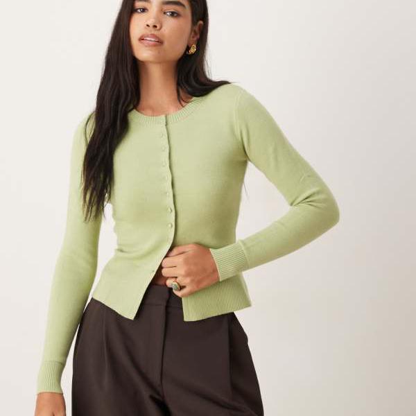 セージグリーンの擦り切れたボタン付きコンパクトカーディガン トップス レディース 女性 インポートブ..