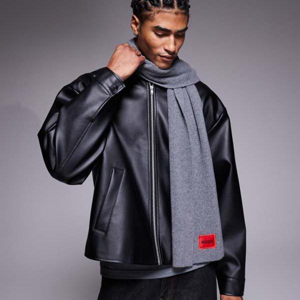 HUGO RED Zaffラベルロゴニットスカーフ（ミッドグレー） アクセサリー　メンズ 男性 インポートブランド