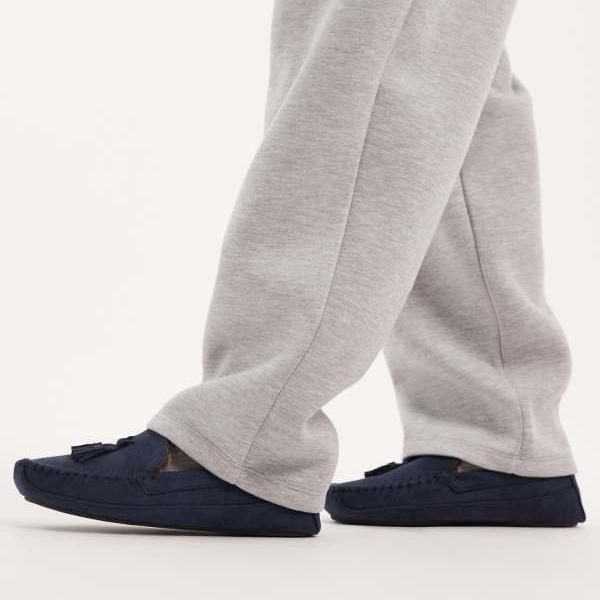 エイソス ASOS asos ASOS DESIGNのネイビーのモカシンスリッパ（フェイクファーの裏地、タッセル付き） 靴 メンズ 男性 インポートブランド 小さいサイズから大きいサイズまで