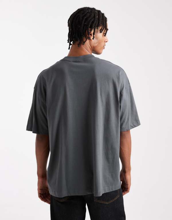 エイソス ASOS asos ASOS DESIGNのルネッサンスグラフィックが入ったチャコールのオーバーサイズTシャツ トップス メンズ 男性 インポートブランド 小さいサイズから大きいサイズまで