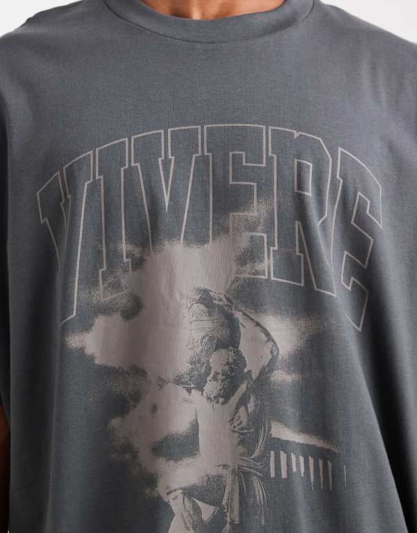 エイソス ASOS asos ASOS DESIGNのルネッサンスグラフィックが入ったチャコールのオーバーサイズTシャツ トップス メンズ 男性 インポートブランド 小さいサイズから大きいサイズまで