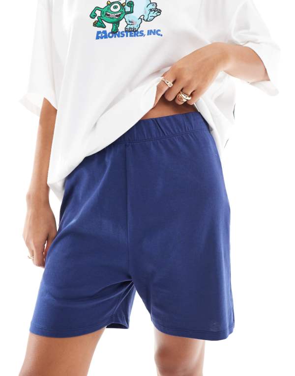 エイソス ASOS asos ASOS DESIGN モンスターズ・インク ナイトウェアセット（ショートパンツ付き） 部屋着 メンズ 男性 インポートブランド 小さいサイズから大きいサイズまで