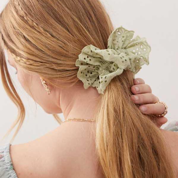 リクレイムドヴィンテージ Reclaimed Vintage ヴィンテージの刺繍入りシュシュ(グリーン) アクセサリー レディース 女性 インポートブランド