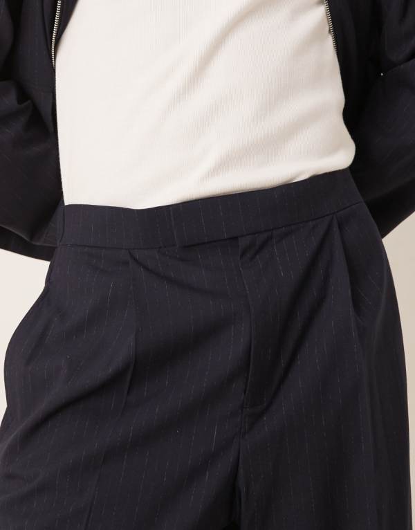 エイソス ASOS asos ASOS DESIGNのスマートなコーディネートプルオンワイドレッグパンツ（ネイビーのピンストライプ、伸縮性ウエスト） パンツ ボトム メンズ 男性 インポートブランド 小さいサイズから大きいサイズまで