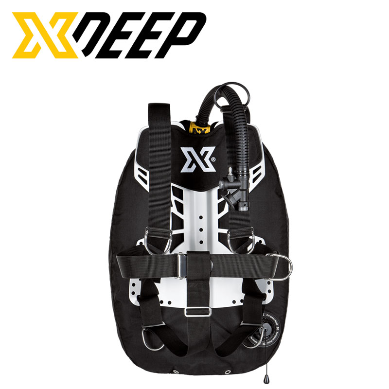 この商品について X DEEPについて… XDEEPは、欧州連合におけるダイビング機器およびギアの大手メーカーです。同社は、製造工程で最高の材料とコンポーネントを使用して、最高の最終製品を製造しています。 XDEEPは、正しい姿勢のダイビング製品を提供することにより、スキューバダイビング用品を真に再定義しました。浮力制御、サイドマウントギア、ダイブコンピューターなど、楽しいダイビング体験に必要なものがすべて揃っています。私たちは国際的な存在感を示しており、フルセット、スペアパーツ、その他のアクセサリーをダイビング愛好家に販売しています。 ブランド X DEEP (エックスディープ ) スペック バックマウントBCDのスタンダードハーネスタイプ▼【アクセサリー】X DEEP / エックスディープ NX ZEN 標準 ハーネス アルミニウム※ディスプレイの設定等により実際の商品とは色味が違って見える場合があります。 ■メーカー希望小売価格はメーカーカタログに基づいて掲載していますこの商品について XDEEP について… XDEEPは、欧州連合におけるダイビング機器およびギアの大手メーカーです。同社は、製造工程で最高の材料とコンポーネントを使用して、最高の最終製品を製造しています。 XDEEPは、正しい姿勢のダイビング製品を提供することにより、スキューバダイビング用品を真に再定義しました。浮力制御、サイドマウントギア、ダイブコンピューターなど、楽しいダイビング体験に必要なものがすべて揃っています。私たちは国際的な存在感を示しており、フルセット、スペアパーツ、その他のアクセサリーをダイビング愛好家に販売しています。 ブランド XDEEP (エックスディープ) スペック バックマウントBCDのスタンダードハーネスタイプ