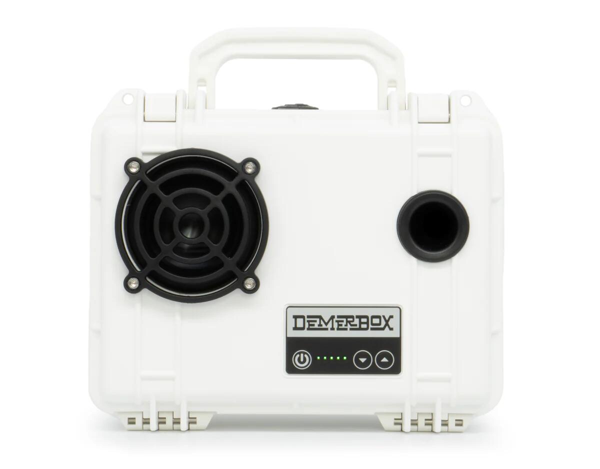 街のダイビング屋さん 楽天市場店のDemerBox デマーボックス DB1 タフ防水Bluetoothスピーカー Roseau Blue [DB1-1150-WHT] 米国発・超耐久設計 大音量＆深い低音 40+時間再生 USB充電対応 PELICAN CASE ペリカンケース｜アングル2