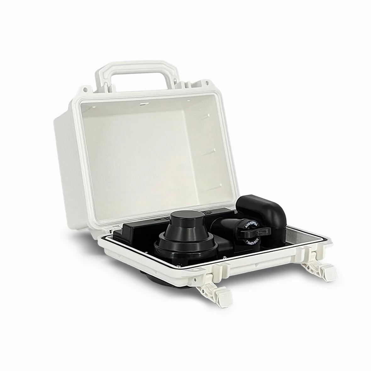 街のダイビング屋さん 楽天市場店のDemerBox デマーボックス DB1 タフ防水Bluetoothスピーカー Roseau Blue [DB1-1150-WHT] 米国発・超耐久設計 大音量＆深い低音 40+時間再生 USB充電対応 PELICAN CASE ペリカンケース｜アングル3