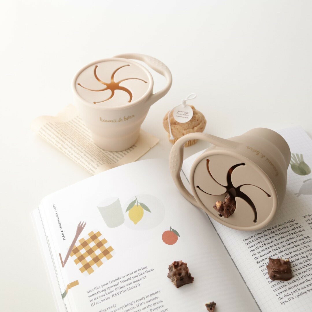 カワイイアンドボーン お菓子ケース ボーロケース お菓子入れ お菓子が溢れにくい仕様 蓋付き コップ BPA free シリコン 食器 食洗器対応 ベビー用品 ...