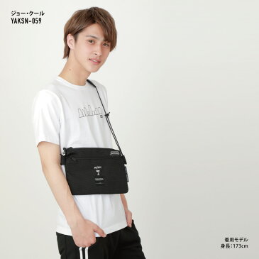 スヌーピー ヤックパック ショルダーバッグ ミニショルダー サコッシュ 男女兼用 ユニセックス 小さめ ナイロン カジュアル ストリート 大人 レディース 女子 女の子 メンズ 男子 男の子 バッグ ブランド 人気 斜め掛け 肩掛け 斜めがけ おしゃれ かわいい キャラクター