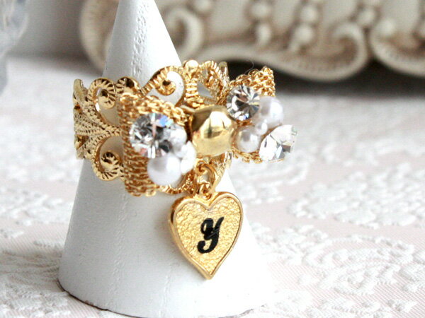 ビジューリボン透かしリング（イニシャル付タイプ）【日本製】【フリーサイズ指輪】